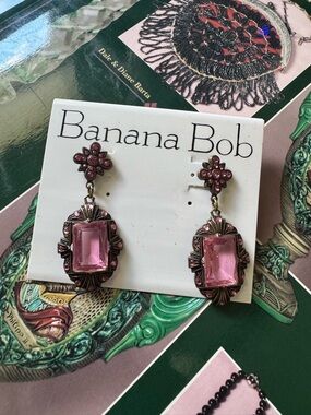 Banana Bob vintage 80-90s Pink glass Drop Earrings with pink rhinestones 🩷